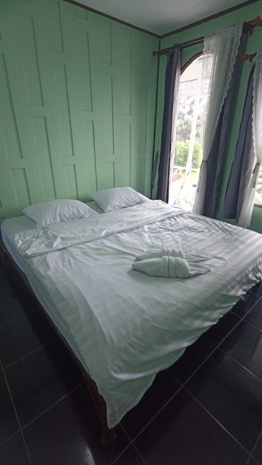 Boat And House Resort Khao Kho Exterior photo